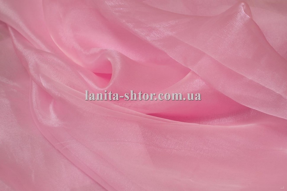 Тюль в гостиную розового цвета