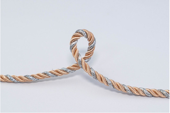 Шнур декоративный персиково-серебристый 5 мм