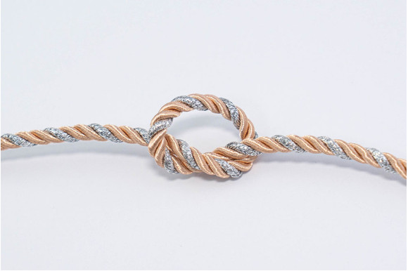 Шнур декоративный персиково-серебристый 5 мм