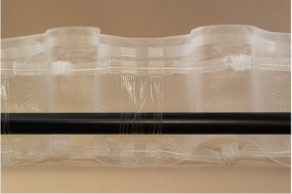 Тесьма фальшлюверсная под крючки и трубу LFL-10-1006 с фиксацией складки 1:2