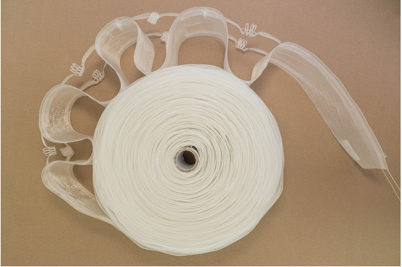 Тесьма фальшлюверсная под крючки и трубу LFL-10-1006 с фиксацией складки 1:2