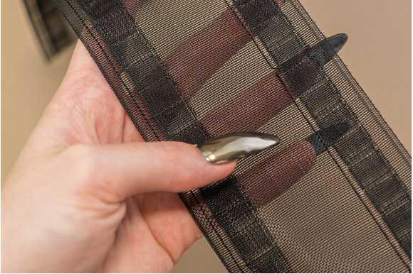 Тесьма фальшлюверсная под крючки LFL-8 черная